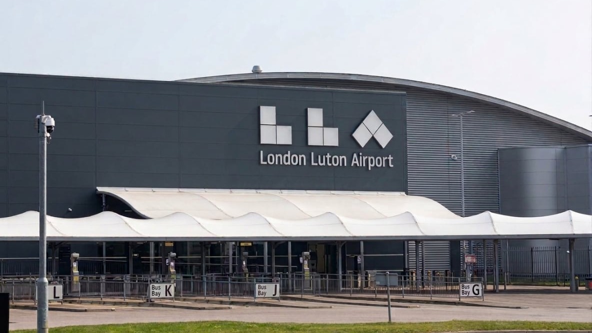 Barnsley to Luton airport up to 8 passenger taxis