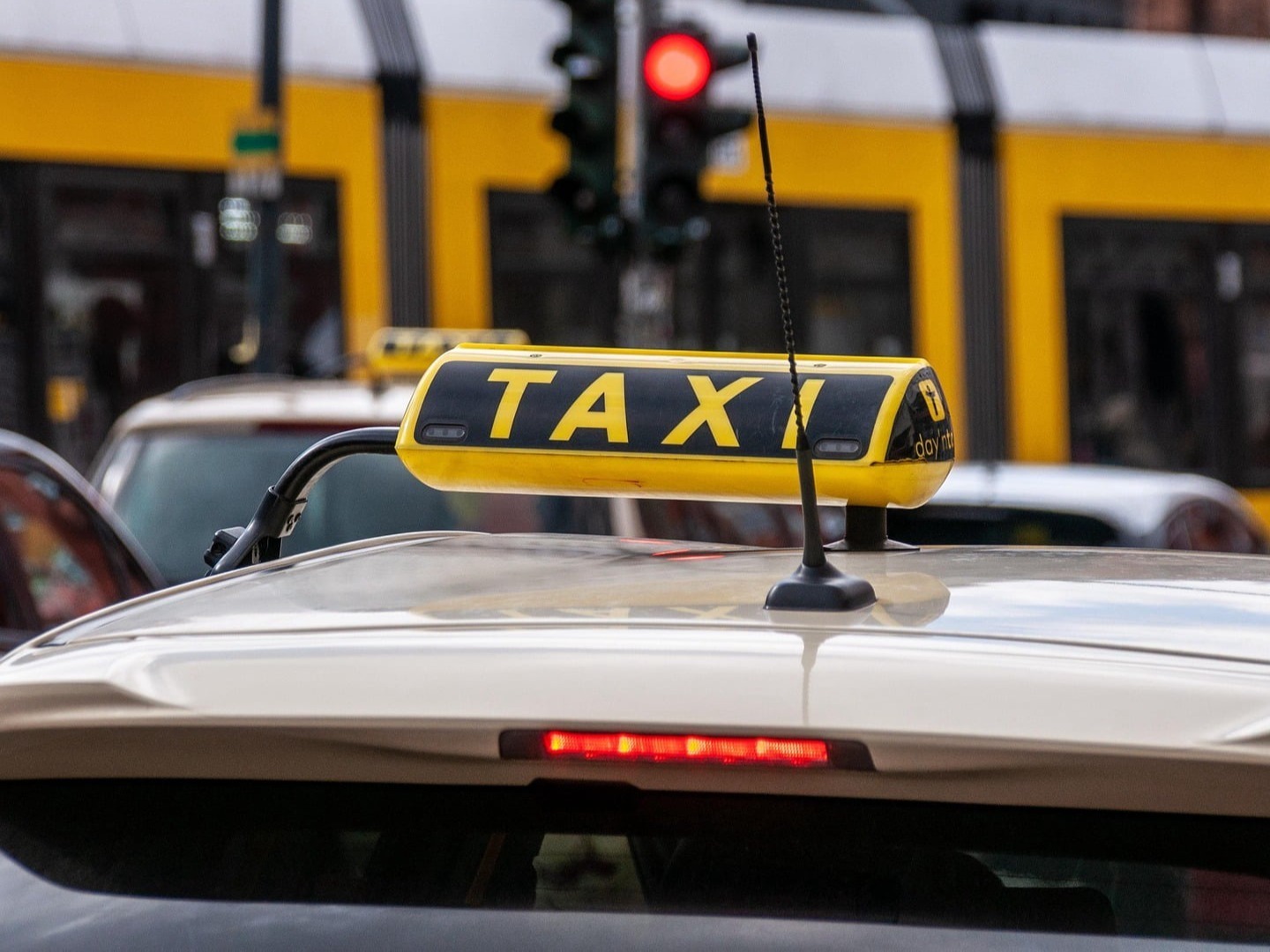 Local taxis in Barnsley 24/7 private hire service